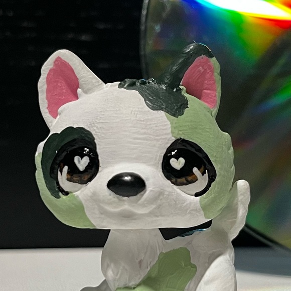 LPS Husky Custom With Necklace🌿 - Picture 4 of 6